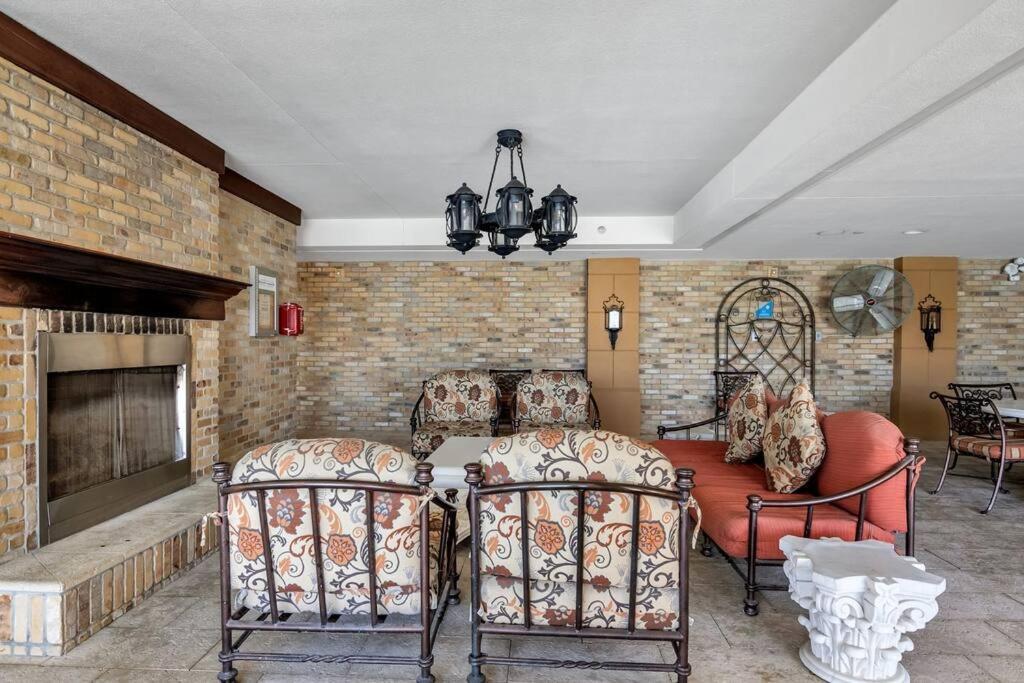 Coastal Elegance: Your Clearwater Beach Escape Exterior foto